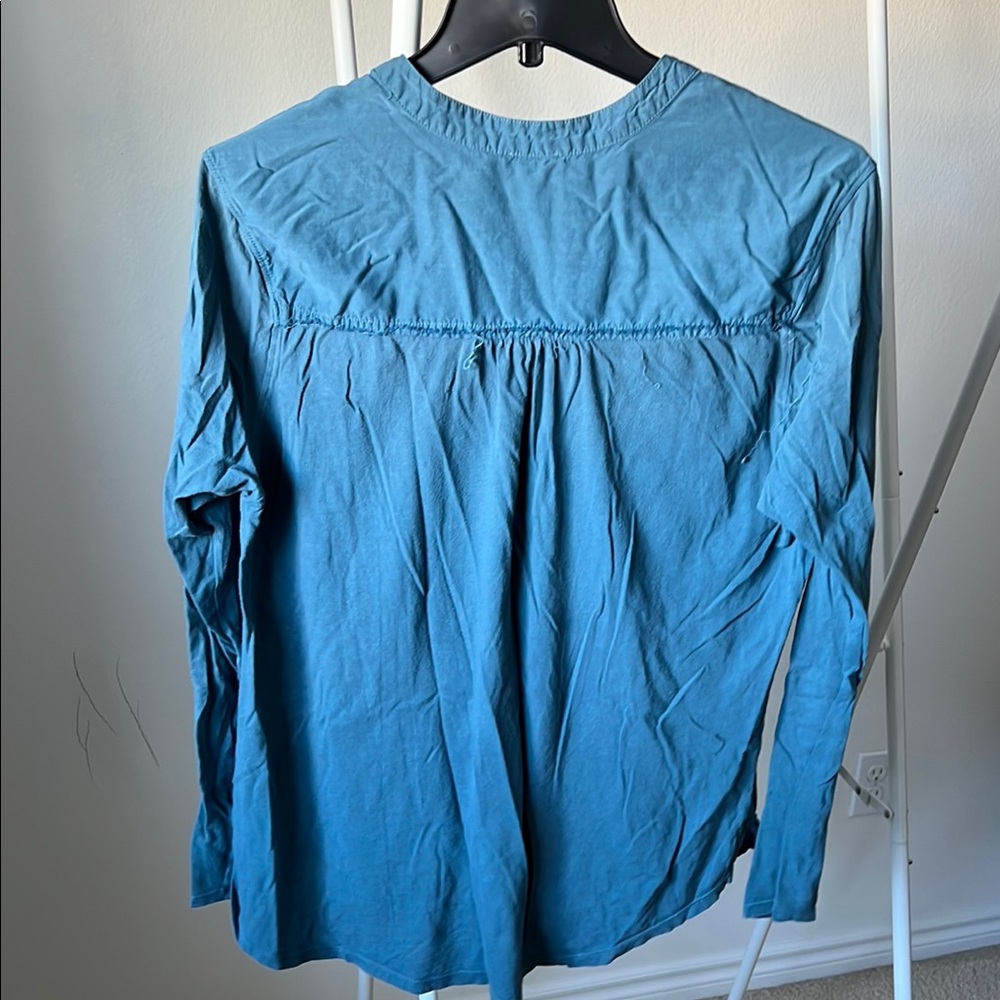 Splendid Button-Up Shirt - Picture 2 of 3